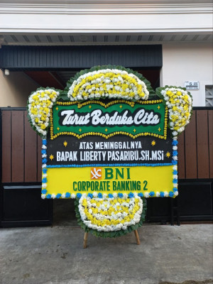 Papan Bunga Duka di Watumalang