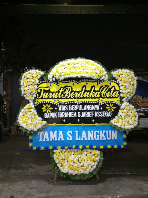 Papan Bunga Duka di Watumalang
